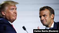 Predsednik SAD Donald Tramp i Francuske Emanuel Makron u završnom obraćanju na samitu u Biaricu