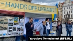Акция в память о жертвах депортации крымскотатарского народа. Прага, Чешская Республика, 18 мая 2025 г.