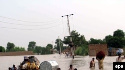 د خيبر پښتونخوا په ډېره اسماعيل خان کې په ۲۰۱۰ز سېلاوونو لوی زیان اړولی وو. 