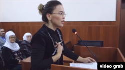 Айгуль Акбердиева на одном из предыдущих судебных заседаний по ее делу. Актау, 4 апреля 2019 года.