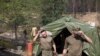Розкопки в урочищі Сандормох, де поховані жертви Великого терору, ведуть російські солдати