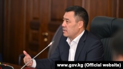 Содир Ҷабборов соли 2017 бо айби одамрабоӣ ба 11,5 соли зиндон маҳкум шуд ва то як моҳ пеш ӯ дар зиндон буд. Ҳоло ӯ иҷрокунандаи вазифаи президенти Қирғизистон аст ва бар асоси тағйирот ба қонун шонс дорад президенти кишвар шавад
