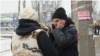 В окупованих містах виникли «переговорні пункти» – спеціальні місця, куди ще досягає сигнал українського мобільного оператора 