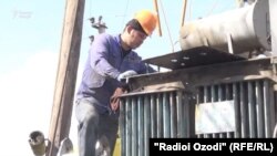 Мақомоти Тоҷикистон камбуди барқро дар зимистон ба сардӣ ва дар тобистон ба гармии ҳаво рабт медиҳанд