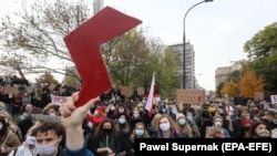 Protesti protiv pooštravanja zakona o abortusu u Poljskoj, Varšava, 28. oktobar 2020. 