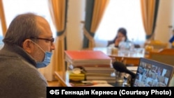 Кернес заявив, що громадський транспорт у місті не зупинятимуть