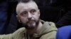 У заяві вказано, що під час брифінгу 12 грудня, на якому виступали всі перелічені в позові відповідачі, «було проявлено повну зневагу до принципу презумпції невинуватості»