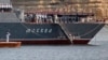 Флагман Черноморского флота России, ракетный крейсер «Москва» в бухте Севастополя. Архивное фото