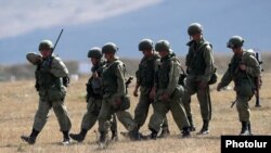 گروهی از سربازان روس مستقر در ارمنستان
