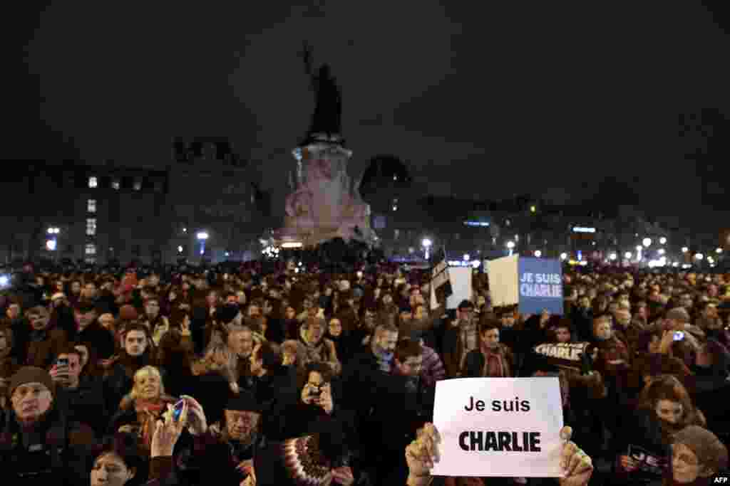 Акция памяти погибших в результате нападения на редакцию Charlie Hebdo. Париж, 7 января 2015 года