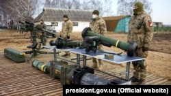Ուկրաինա - Javelin տեսակի ամերիկյան հակատանկային հրթիռանետ, Ռովնոյի շրջան, 16-ը փետրվարի, 2022թ.