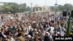 په ۲۰۱۸ز کال تحریک لبیک پاکستان د اسیه بي بي د پرېښولو خلاف لاریون راېستلی وو چې سپریم کورټ دې خپله کړې فیصله بیرته واخلي. ۲۰۱۸، ۳۱م اکتوبر