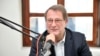 Boško Jakšić u beogradskom studiju Radija Slobodna Evropa