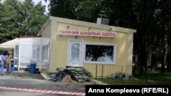 Хабаровск. Спасут ли мешки с песком шашлычную?