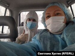 Корреспондент Светлана Хустик и доктор Дмитрий "на линии"
