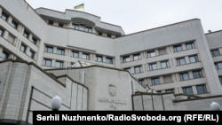 Як нагадують у НАЗК, закон, який відновлює повноваження агентства, наразі не набув чинності
