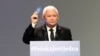  În ciuda faptului că este doar viceprim-ministru, nu există nicio îndoială că Jaroslaw Kaczyński este conducătorul de facto al țării și conduce partidul Lege și Justiție (PiS ) cu o mână de fier.