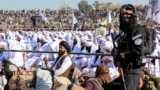 په خوست کې د طالبانو له مدرسو د فارغينو غونډه. انځور د ۲۰۲۵ کال د جنورۍ دی. 