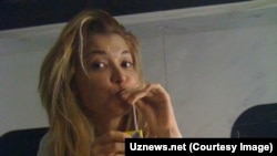 Hazırda Gulnara Karimovanın Daşkənddə, öz yeniyetmə qızı ilə birlikdə ev dustağı kimi saxlandığı düşünülür. 