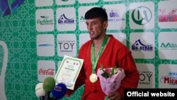 Ҳамроз Раҷабов.