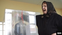 Srbija je u srpskim enklavama na Kosovu organizovala glasanje za predsednika Srbije, na izborima u januaru 2008.