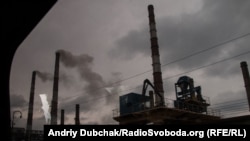 Луганська ТЕЦ (теплова електростанція) у місті Щастя (фото Андрія Дубчака)