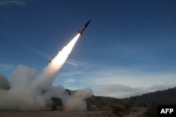 Ucraina va putea să folosească astfel de rachete Army Tactical Missile Systems (ATACMS) înspre Rusia, spune o sursă anonimă din guvernul american.