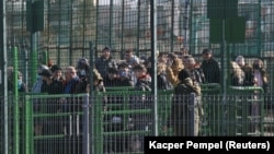 Украинаның Польша шекарасына келіп тұрған азаматтары. 24 ақпан 2022 жыл