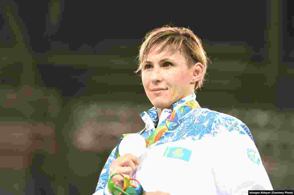 38 жастағы Гюзель Манюрова әйелдер күресінен 75 килограмда олимпиада күмісін алды. Ол финалда канадалық Эрика Уибеден жеңілді. Манюрова Лондон олимпиадасында қола иеленген. 