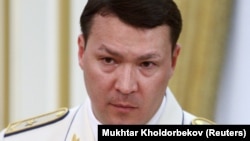 Самат Әбіш.