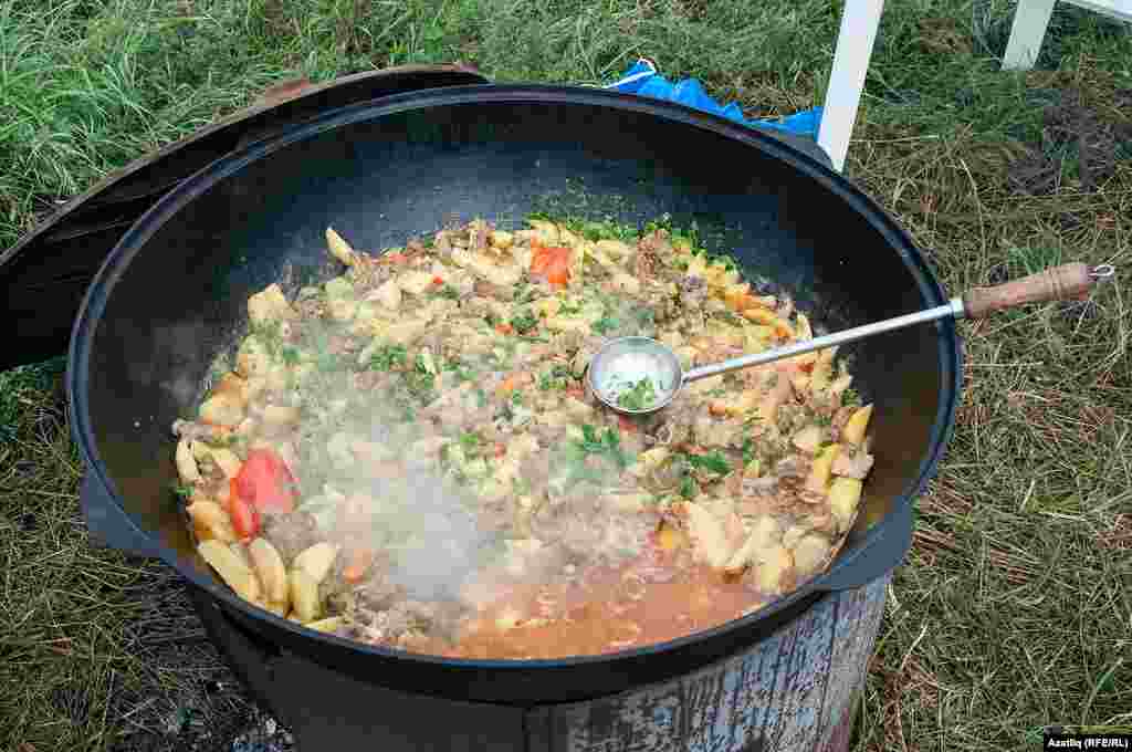 Төшке ашка казанда үзбәкчә "Куырма" пеште