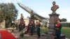 Памятные мероприятия&nbsp;по случаю пятой годовщины гибели российского пилота Романа Филипова на&nbsp;авиабазе Хмеймим в Сирии в феврале 2023 года.<br />
<br />
Спутниковые снимки показывают, что Россия, по всей видимости, выводит технику с базы Хмеймим после свержения режима Башара Асада<br />
<br />
&nbsp;