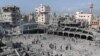 Nakon izraelskog napada pored škole Dar Al-Arqam, gdje se nalaze skloništa za raseljene osobe, Gaza, 4. aprila 2025. 