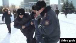 Задержание протестующих в Астане.