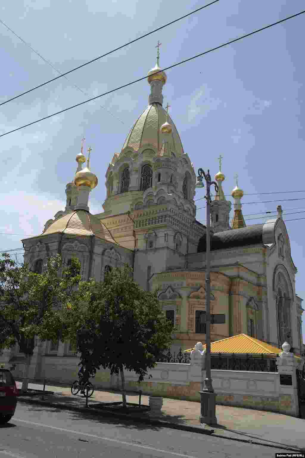 Покровский собор – православный храм, построенный в 1905 году