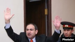 Նիկոլ Փաշինյանը Վերաքննիչ դատարանում, 9-ը մարտի, 2010թ.