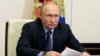 Путін назвав президента України Зеленського «євреєм за національністю» і людиною, в якої «можливо, там кров намішана», поставивши запитання, як визначатимуть його (Зеленського) і йому подібних людей, чи «справжні» вони українці