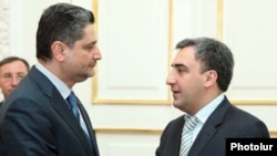 Armenia -- Prime Minister Tigran Sarkisian (L) and his visiting Georgian counterpart, Nika Gilauri, meet in Yerevan on January 26, 2010.