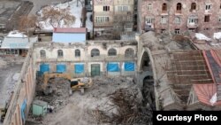 Երեւանի Փակ շուկայի քանդված տանիքը