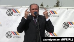 ՀԱԿ առաջնորդ Լեւոն Տեր-Պետրոսյան 