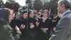 Погорельцы с махачкалинского рынка встретились с мэром города