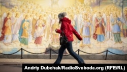 За минулу добу, за даними МОЗ, шпиталізували 3 271 людину, 4 837 людей одужали, померли 194.