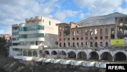 Mostar je još pun ruševina