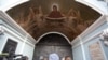 Кияни захищають лаврські музеї