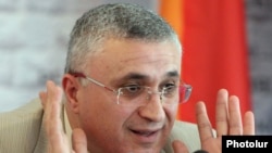 Armenia - Garegin Azarian, head of the Central Electoral Commission, during a press conference, Yerevan, 19Jun2009