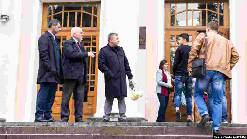 Открытие Таврического национального университета имени Вернадского в Киеве, 26 сентября «Мы снова находимся в этом городе, где наш университет был задуман и основан Вернадским. Я рад, что через два года – в 2018 году, мы сможем отпраздновать столетие университета», – заявил исполняющий обязанности ректора ТНУ Владимир Казарин. 