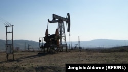 Бүргөндү массивиндеги газ бургулоочу жабдык. Баткен. (архивдик сүрөт)