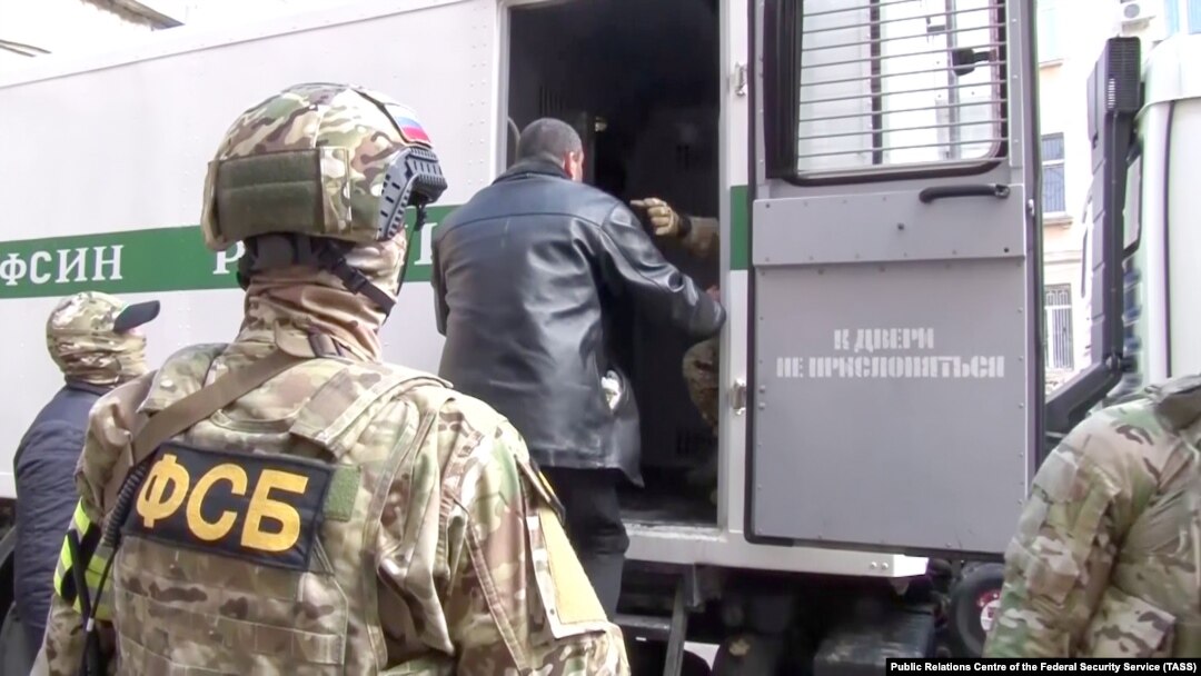 Россияда "ҳизбчи"ликда айбланаётганларнинг аксари мигрантлар ва қрим татарларидир