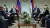 Lavrov i Dodik u Istočnom Sarajevu, kada je poklonjena ikona. Ovaj susret, na kojem nije bilo zastave BiH, bio je povod da članovi Predsjedništva BiH Šefik Džaferović i Željko Komšić odbiju susret s Lavrovim, zbog, kako su naveli „nepoštivanja svih simbola i institucija BiH".
